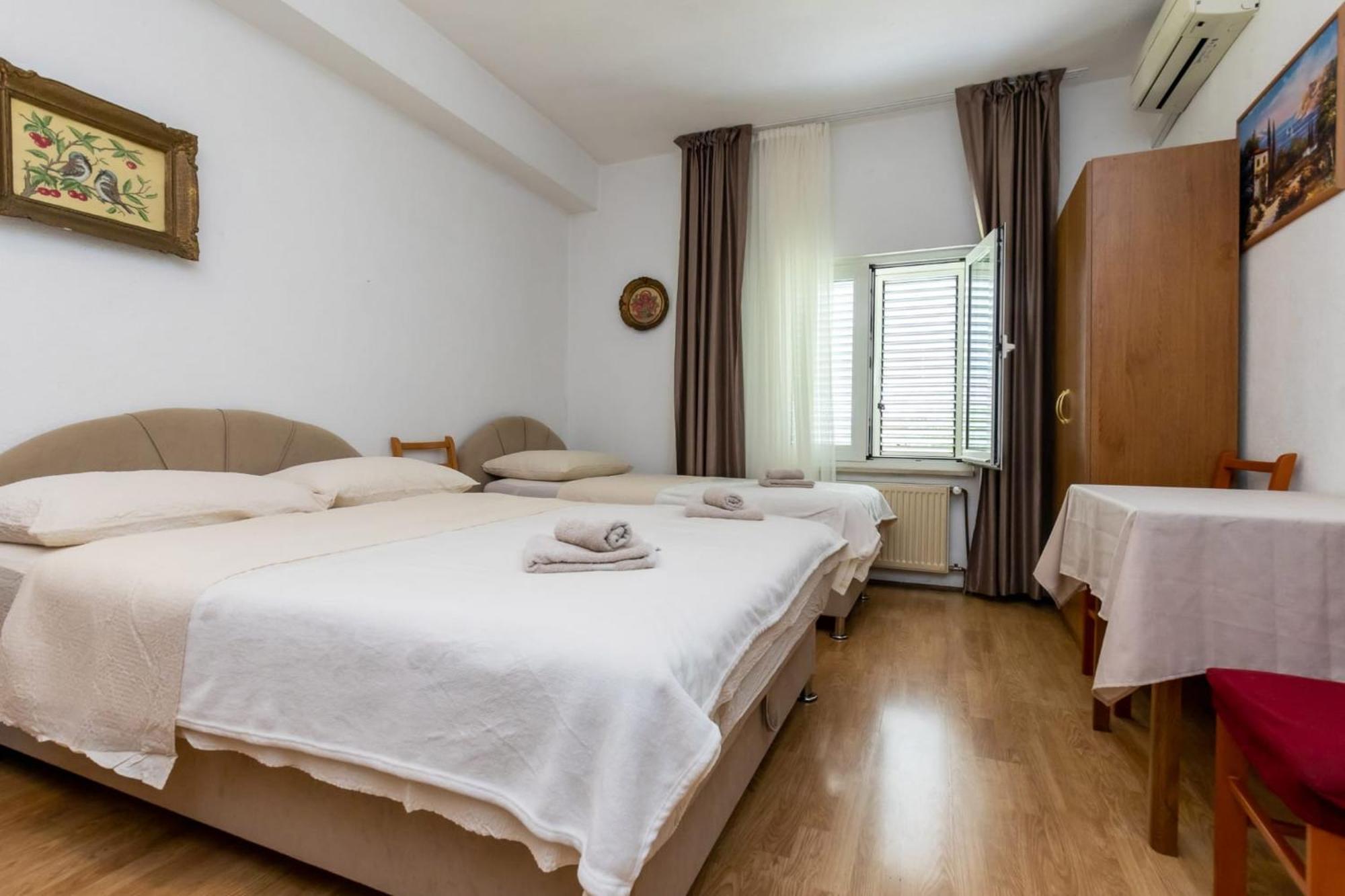 Apartments Dino Kaštela Eksteriør billede