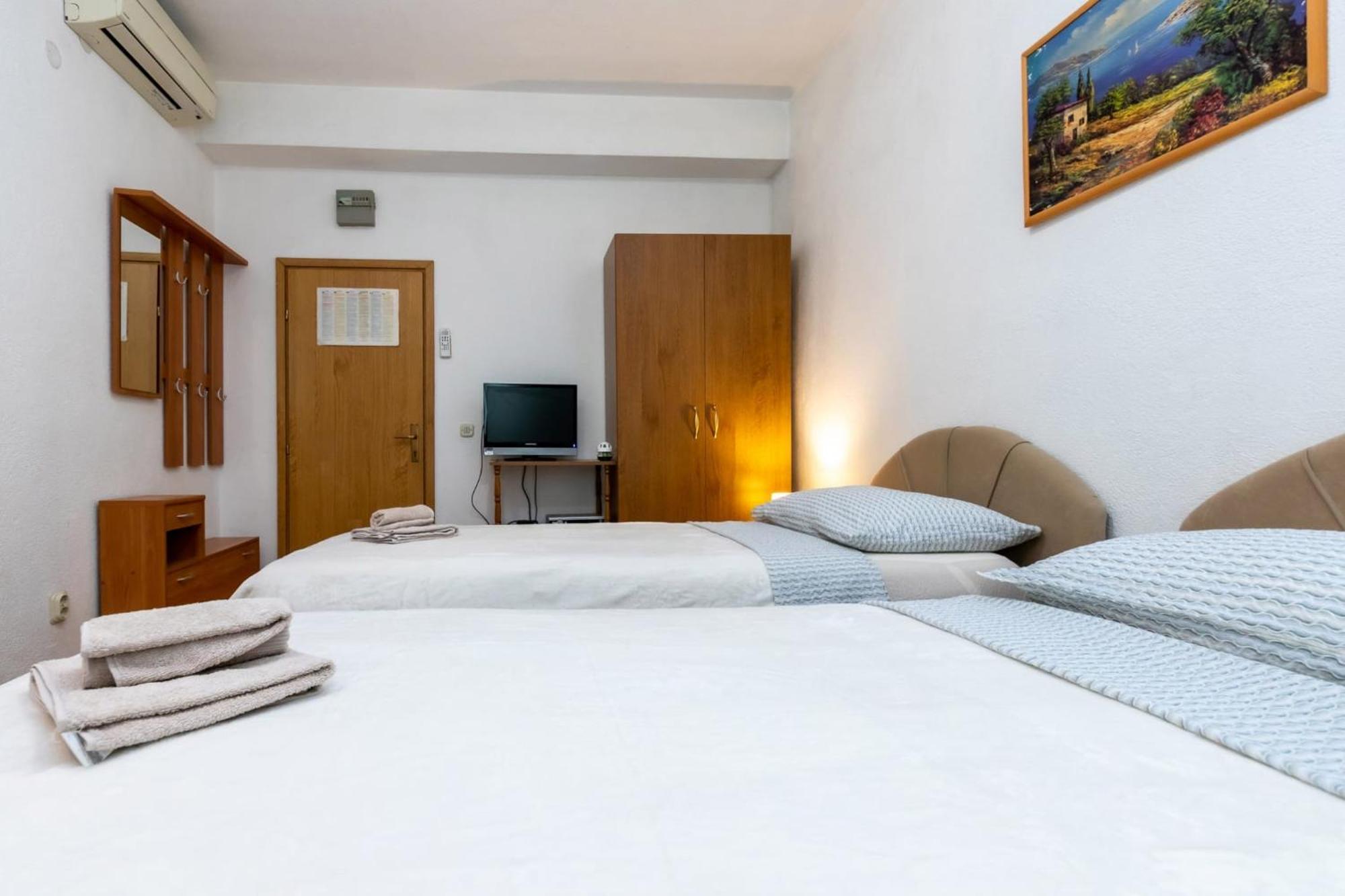 Apartments Dino Kaštela Eksteriør billede
