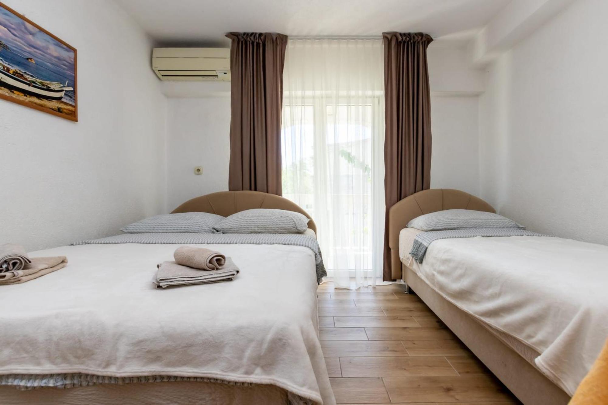 Apartments Dino Kaštela Eksteriør billede