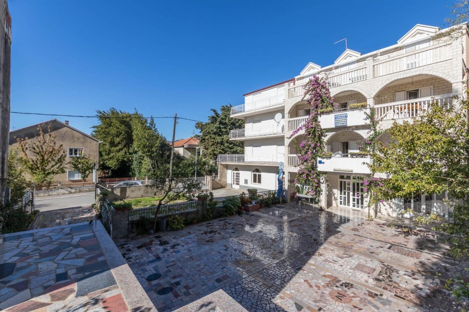 Apartments Dino Kaštela Eksteriør billede