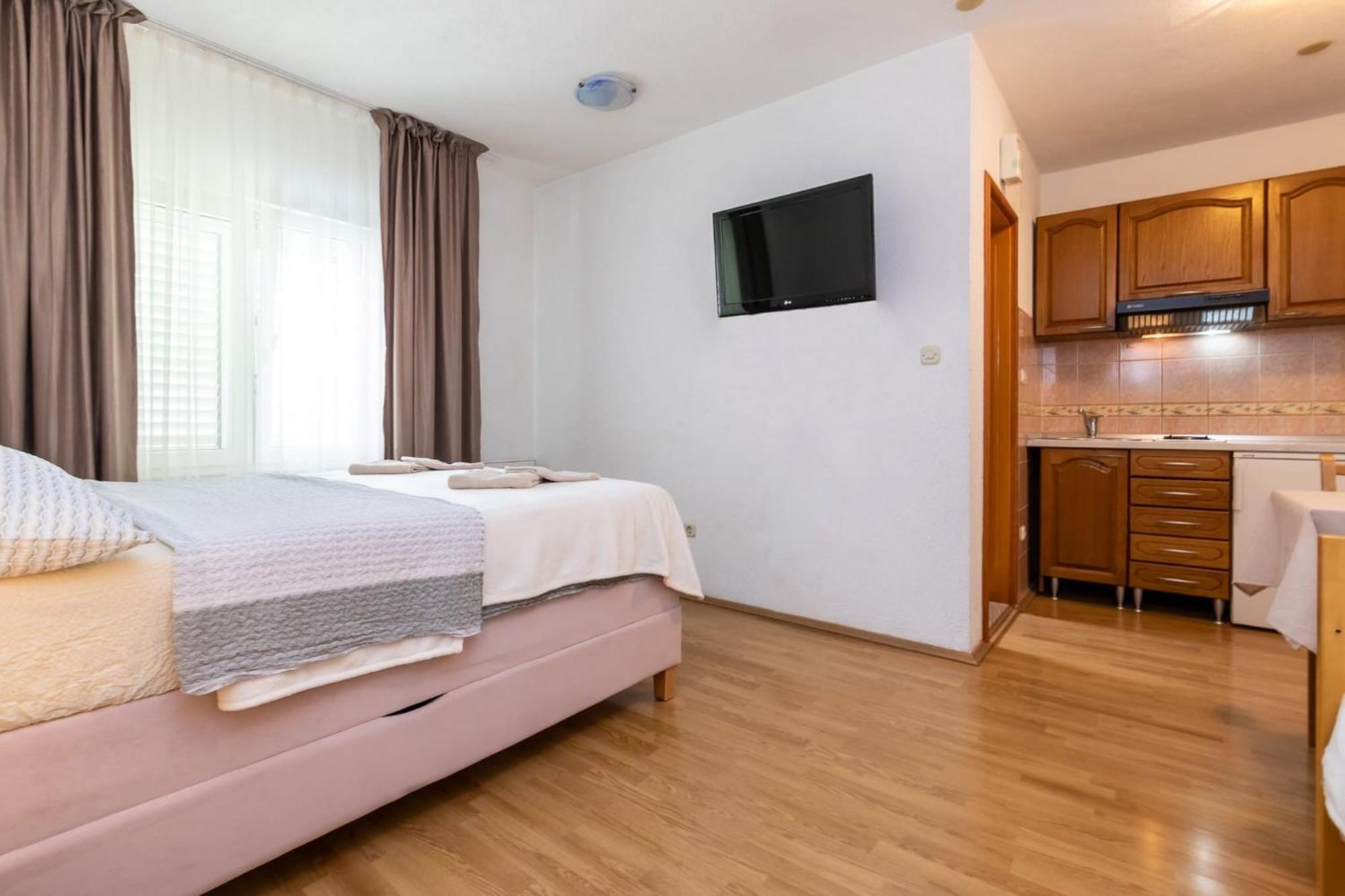 Apartments Dino Kaštela Eksteriør billede
