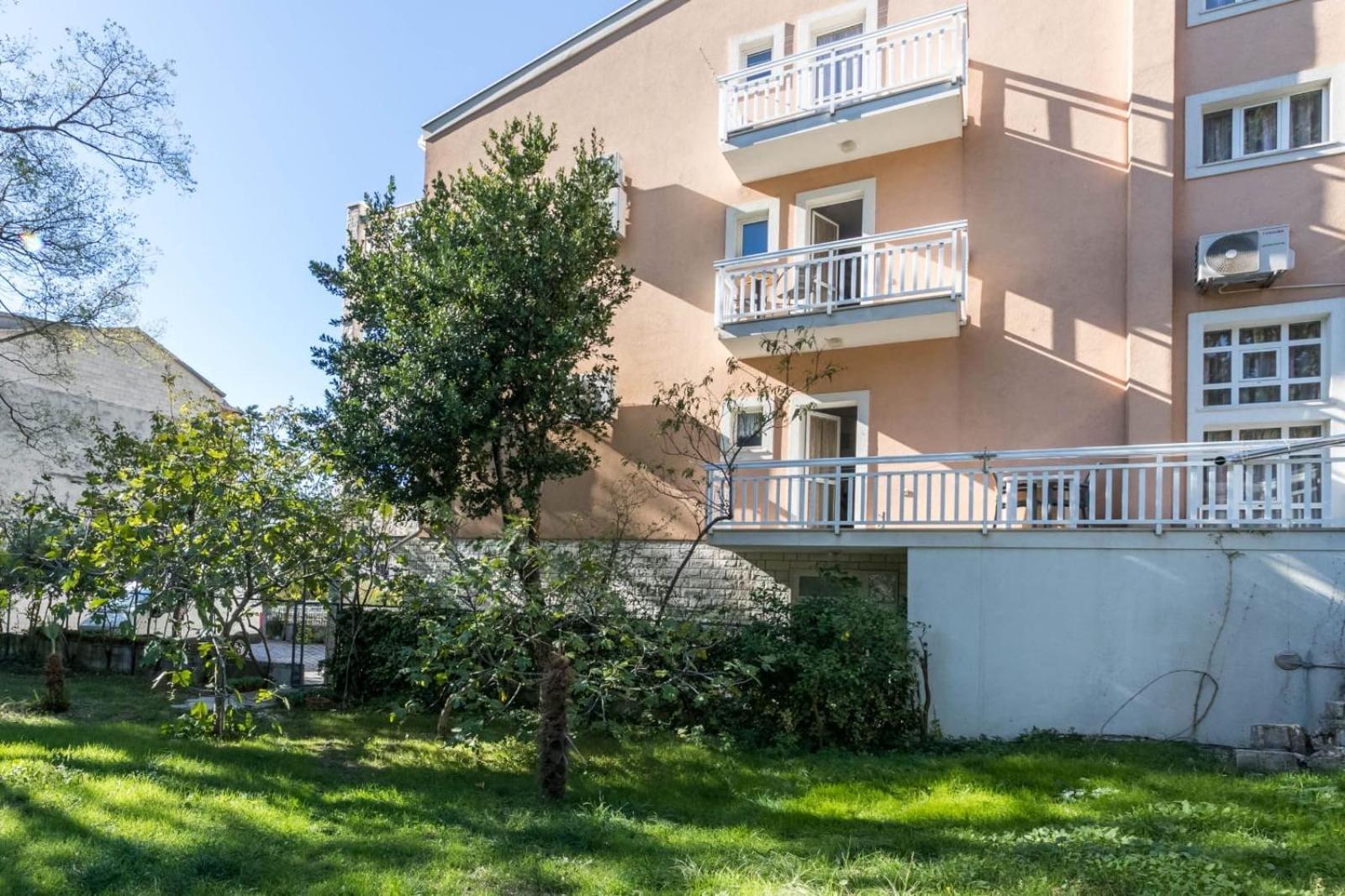 Apartments Dino Kaštela Eksteriør billede