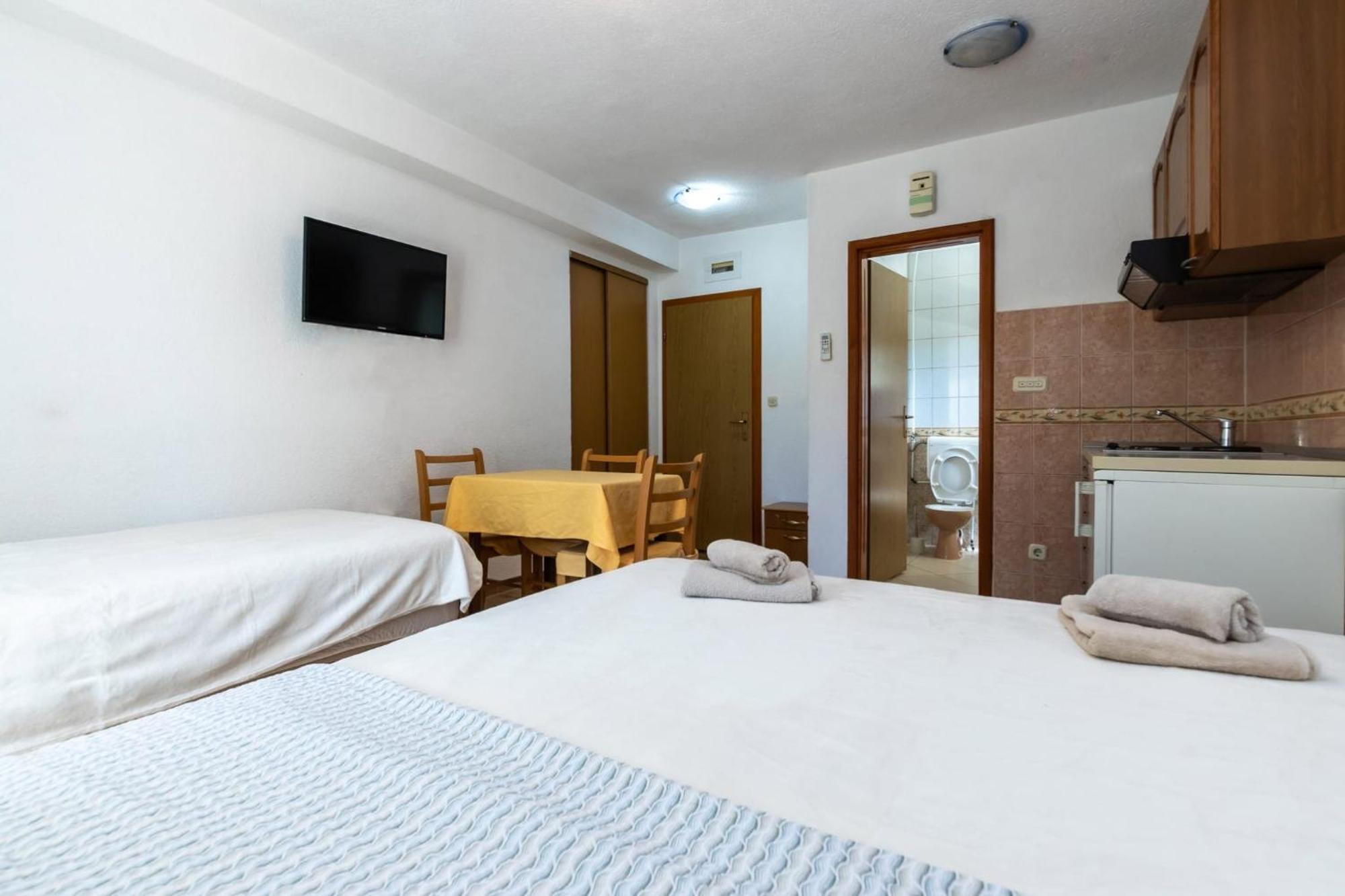 Apartments Dino Kaštela Eksteriør billede