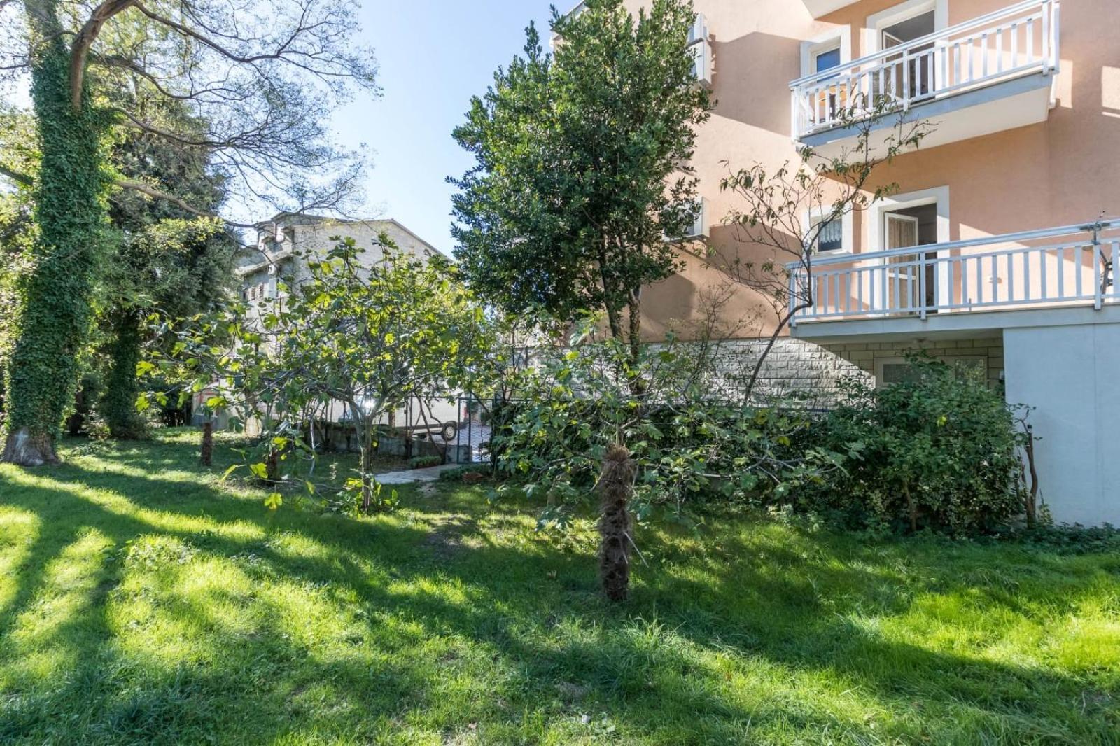 Apartments Dino Kaštela Eksteriør billede